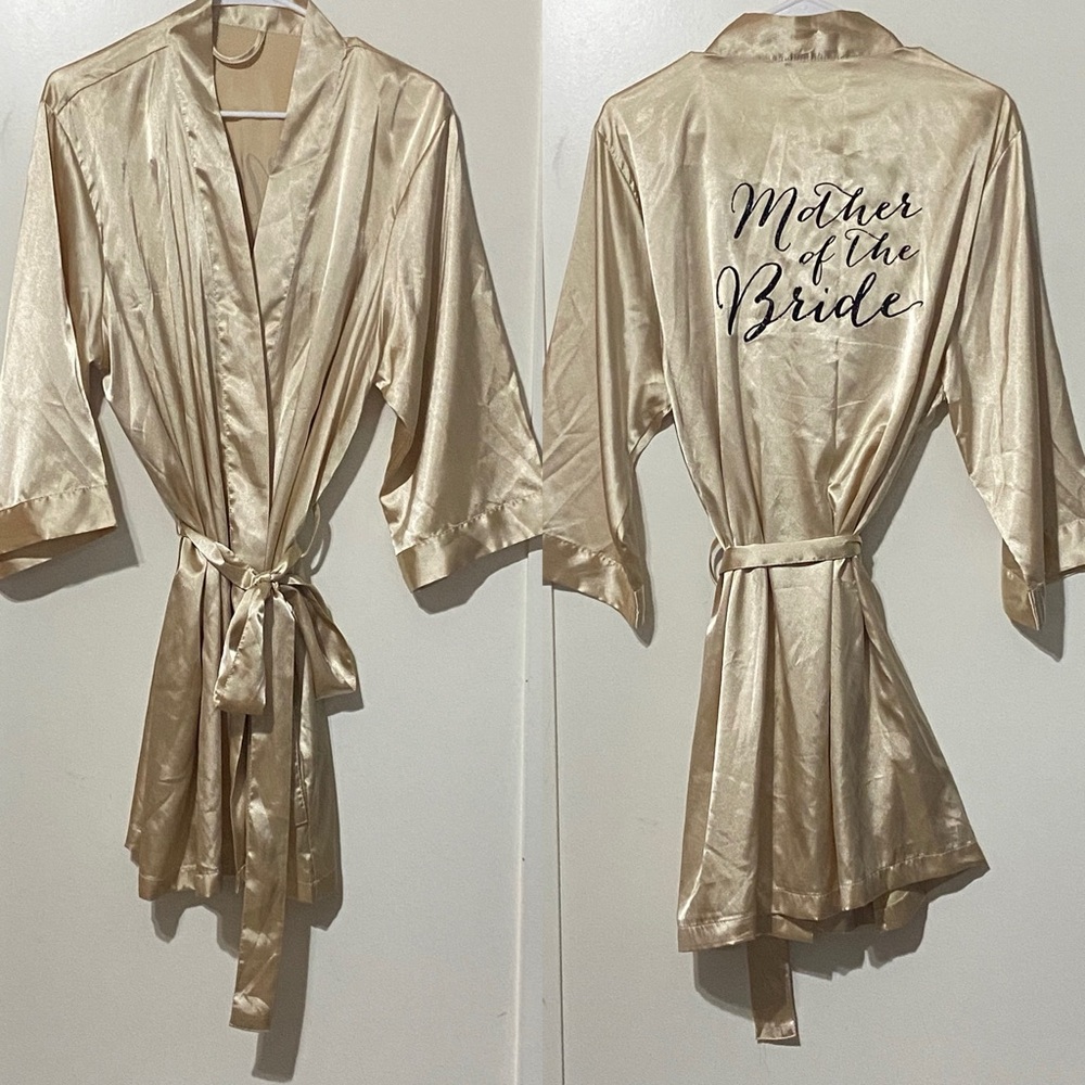 6/$20 Cream Satin Robe "Mother Of The Bride" with side open pockets. One size